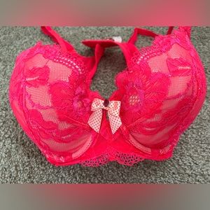 Victoria’s Secret lace bra 36D